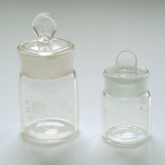 WEIGHING BOTTLES, GROUND IN STOPPER